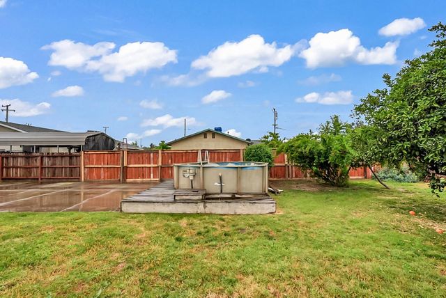 6311 8th St, Riverbank, CA 95367