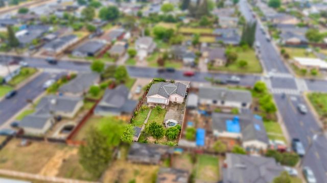 6311 8th St, Riverbank, CA 95367