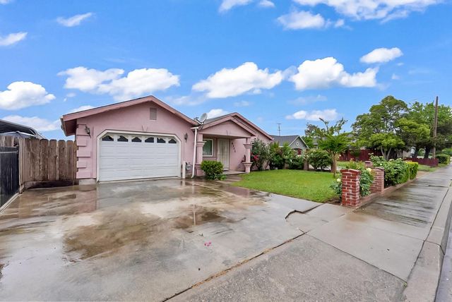 6311 8th St, Riverbank, CA 95367