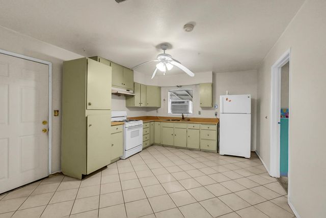 6311 8th St, Riverbank, CA 95367