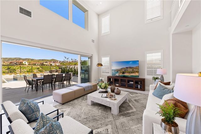 135 Sunnyslope, Irvine, CA 92618