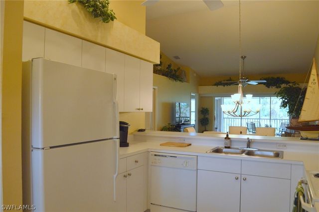 8055 Tiger CV 6-606, Naples, FL 34113