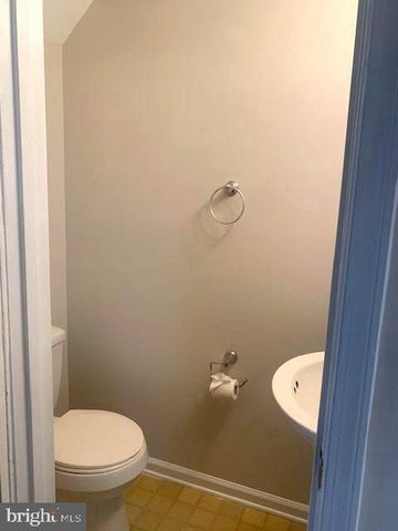 6425 CONTINENTAL DR, Glen Burnie, MD 21061