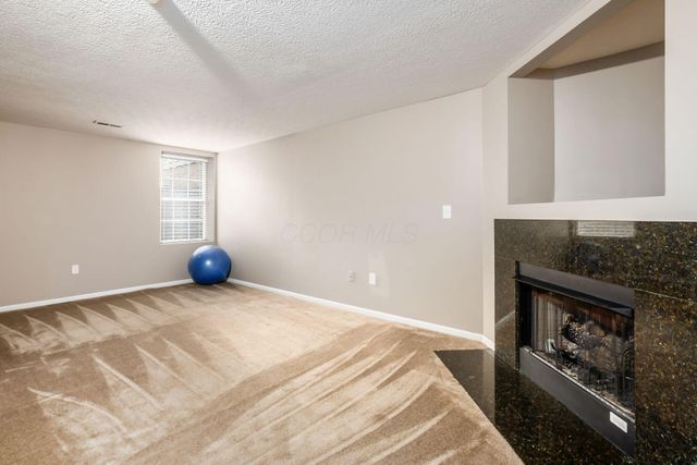 185 Prairiecreek Way, Columbus, OH 43213