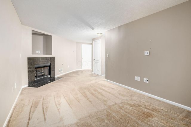 185 Prairiecreek Way, Columbus, OH 43213