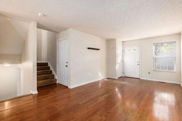 185 Prairiecreek Way, Columbus, OH 43213