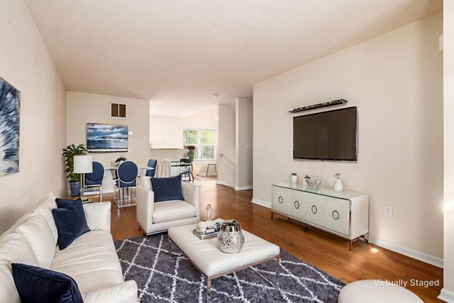 185 Prairiecreek Way, Columbus, OH 43213