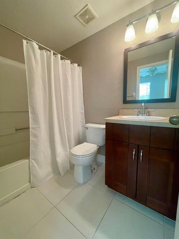 8021 Sanibel Dr 8021, Tamarac, FL 33321