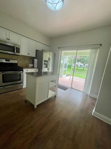 8021 Sanibel Dr 8021, Tamarac, FL 33321