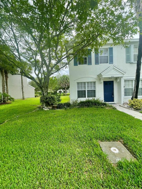 8021 Sanibel Dr 8021, Tamarac, FL 33321