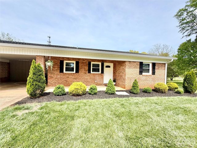 261 N Thomas Lane, Stony Point, NC 28678