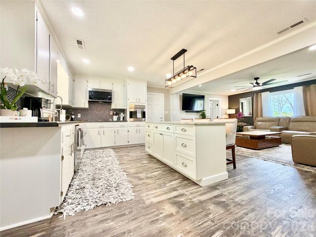 261 N Thomas Lane, Stony Point, NC 28678