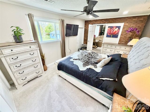261 N Thomas Lane, Stony Point, NC 28678