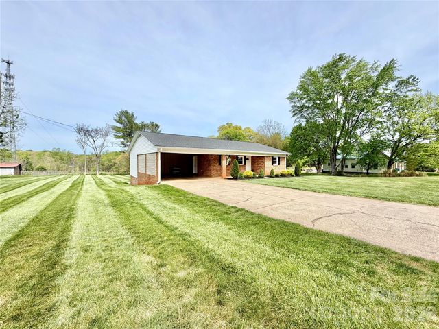261 N Thomas Lane, Stony Point, NC 28678
