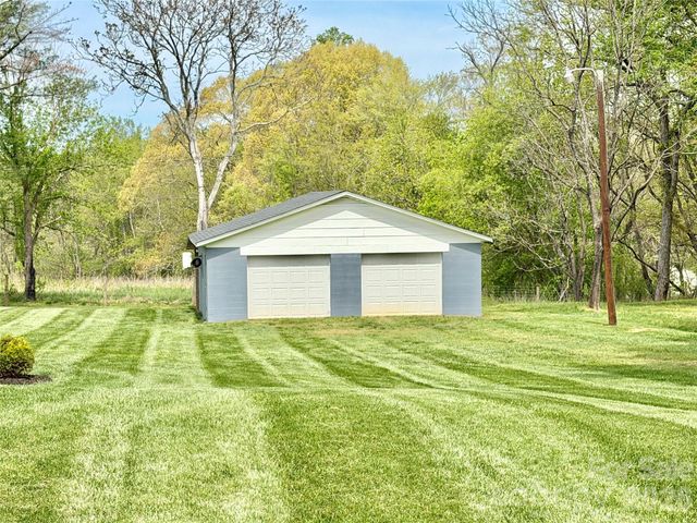 261 N Thomas Lane, Stony Point, NC 28678