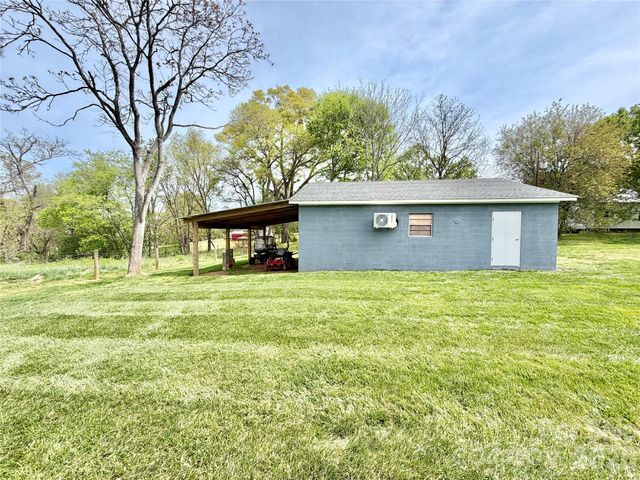 261 N Thomas Lane, Stony Point, NC 28678