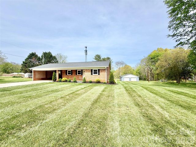 261 N Thomas Lane, Stony Point, NC 28678