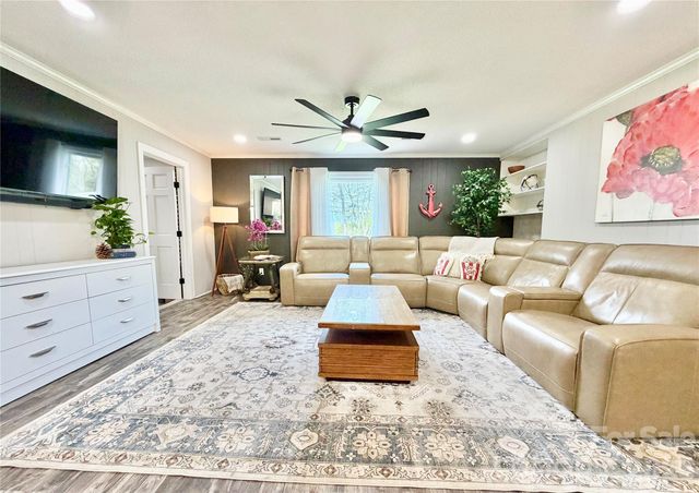 261 N Thomas Lane, Stony Point, NC 28678