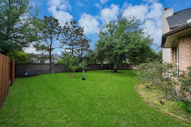 13827 Pepperstone Lane, Houston, TX 77044