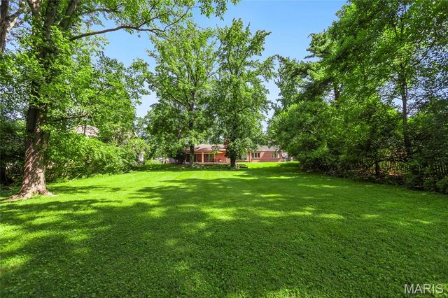 15 Ladue Ridge, Ladue, MO 63124