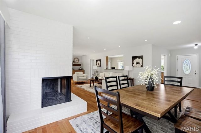 15 Ladue Ridge, Ladue, MO 63124