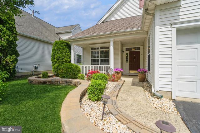 8 MISTFLOWER LANE, Princeton Junction, NJ 08550