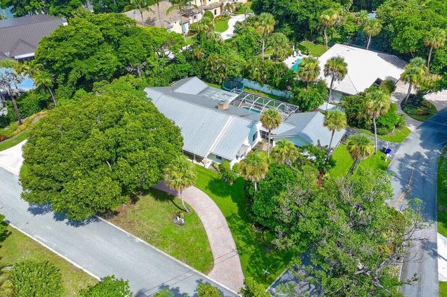 15 W HIGH POINT Road, Sewalls Point, FL 34996
