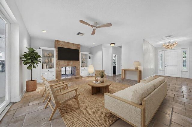 15 W HIGH POINT Road, Sewalls Point, FL 34996
