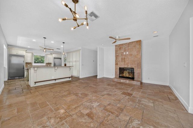 15 W HIGH POINT Road, Sewalls Point, FL 34996
