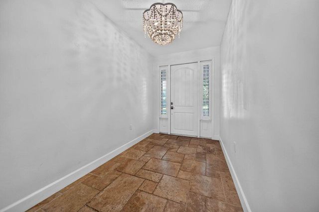 15 W HIGH POINT Road, Sewalls Point, FL 34996