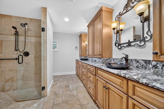 15 W HIGH POINT Road, Sewalls Point, FL 34996
