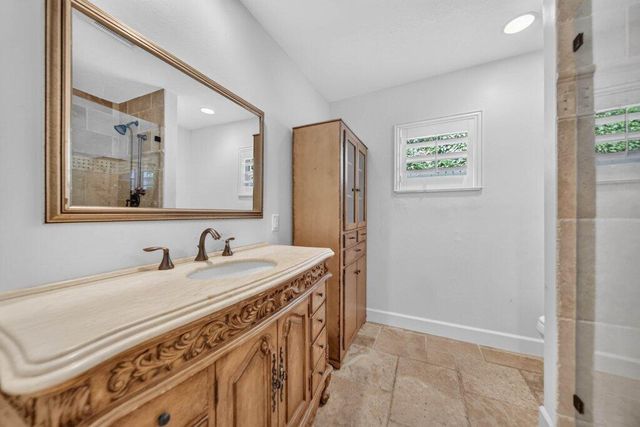 15 W HIGH POINT Road, Sewalls Point, FL 34996