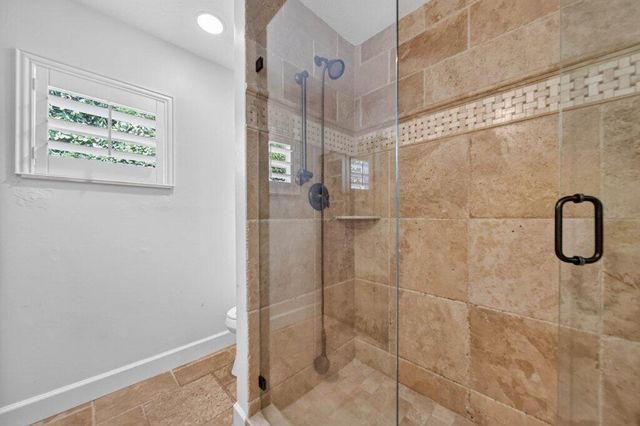 15 W HIGH POINT Road, Sewalls Point, FL 34996