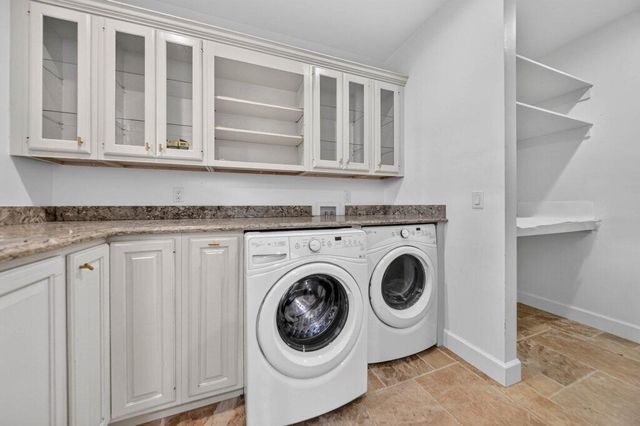 15 W HIGH POINT Road, Sewalls Point, FL 34996