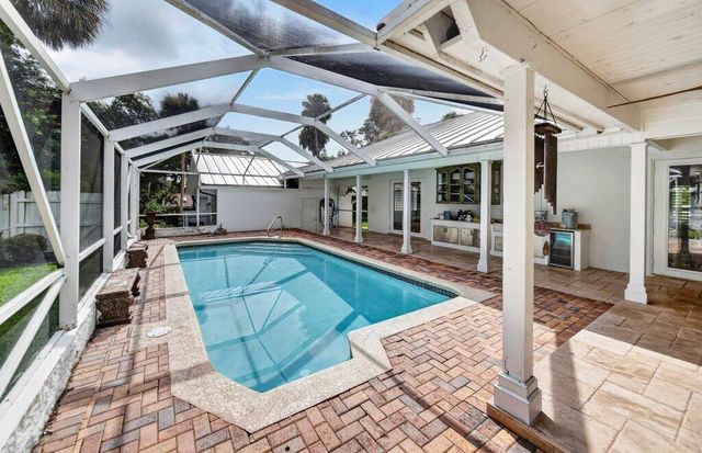 15 W HIGH POINT Road, Sewalls Point, FL 34996