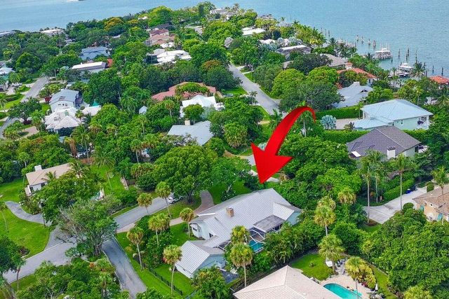 15 W HIGH POINT Road, Sewalls Point, FL 34996