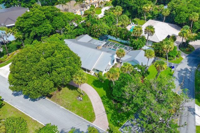 15 W HIGH POINT Road, Sewalls Point, FL 34996