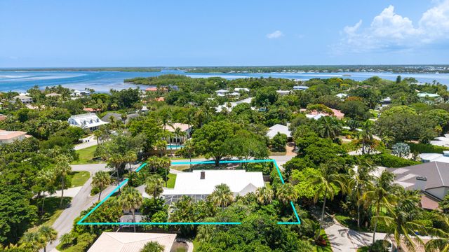 15 W HIGH POINT Road, Sewalls Point, FL 34996