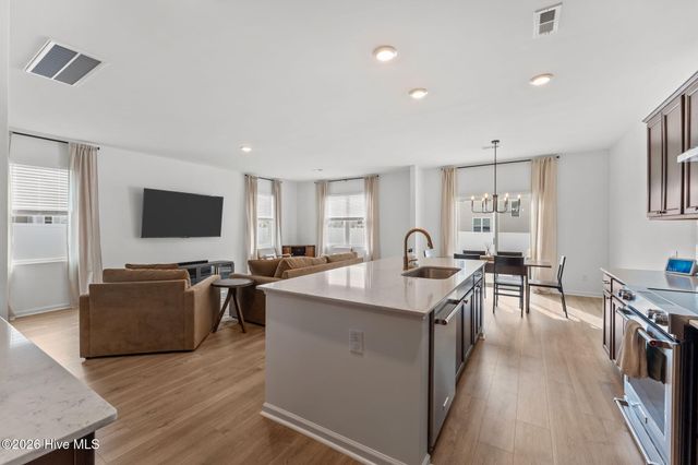 51 Walkabout Drive, Aberdeen, NC 28315