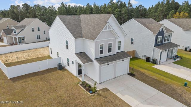 51 Walkabout Drive, Aberdeen, NC 28315