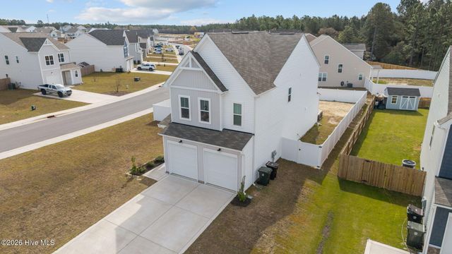 51 Walkabout Drive, Aberdeen, NC 28315