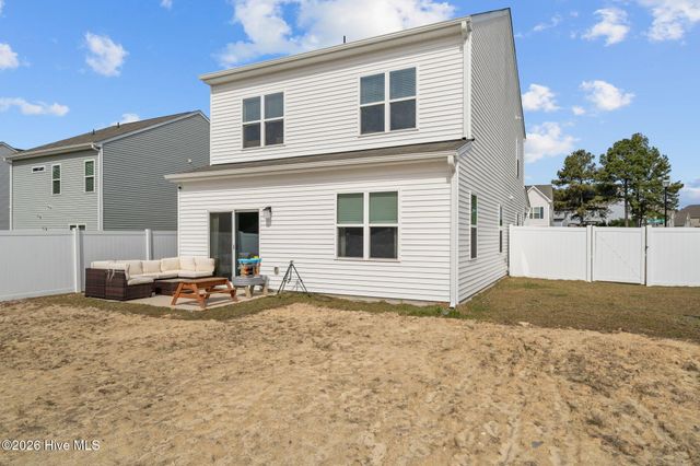 51 Walkabout Drive, Aberdeen, NC 28315