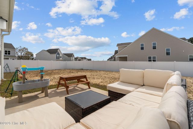 51 Walkabout Drive, Aberdeen, NC 28315