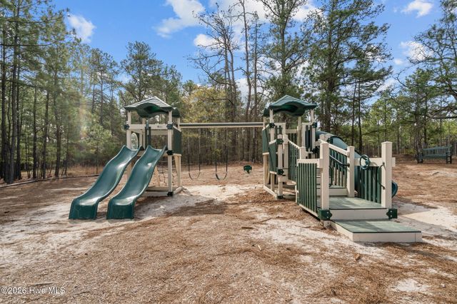 51 Walkabout Drive, Aberdeen, NC 28315