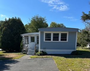 27 Ferndale Drive, Halifax, MA 02338