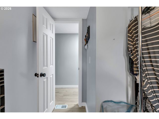 3200 Se SILVER LEAF Ln 34, Portland, OR 97267