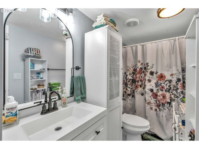 3200 Se SILVER LEAF Ln 34, Portland, OR 97267