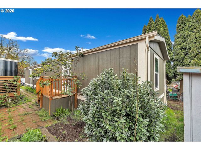 3200 Se SILVER LEAF Ln 34, Portland, OR 97267