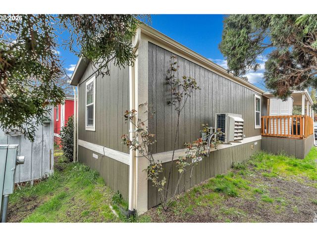 3200 Se SILVER LEAF Ln 34, Portland, OR 97267
