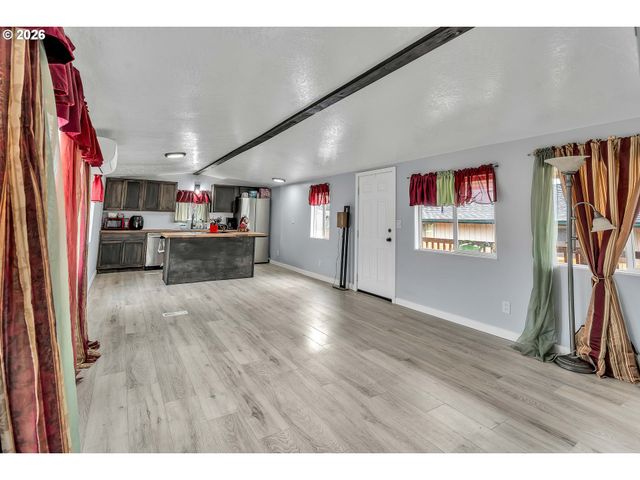 3200 Se SILVER LEAF Ln 34, Portland, OR 97267